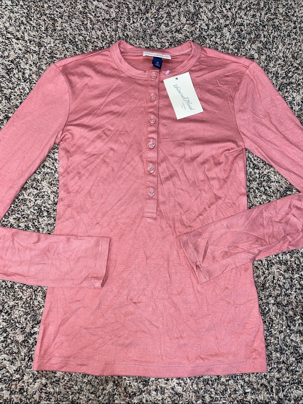 Universal Thread Henley Rose Pink Long-Sleeve Top Woman’s XS NWT